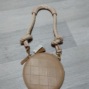 Elegant Tan Quilted Crossbody Bag